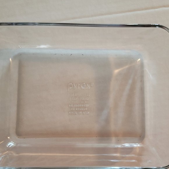 Pyrex glass storage containers with lids - Picture 5 of 5